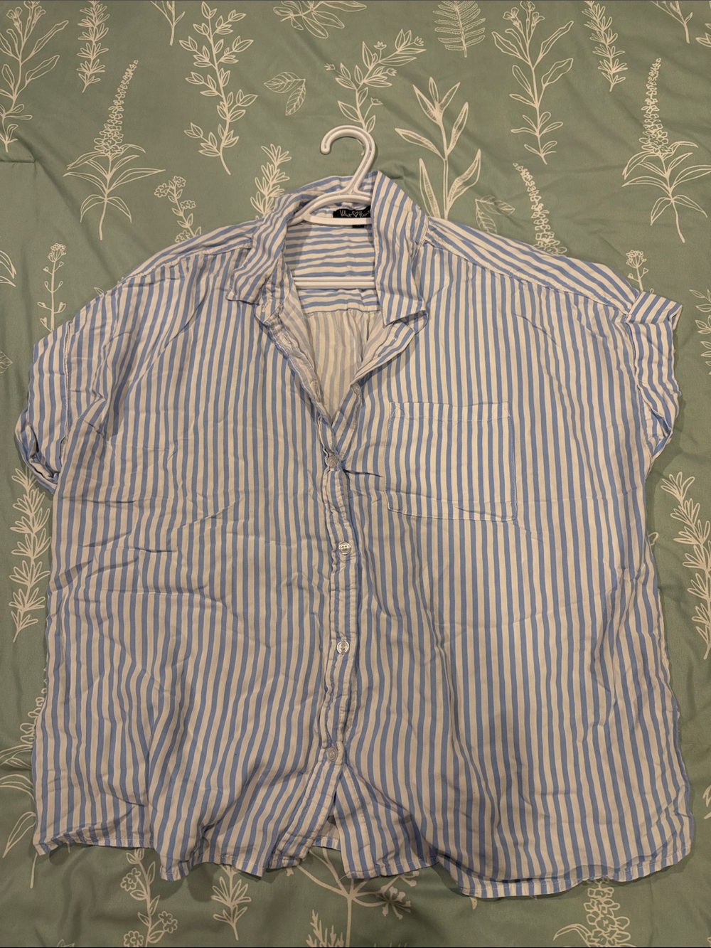 Velvet Heart Blue and White Striped Short-Sleeve Button Down
